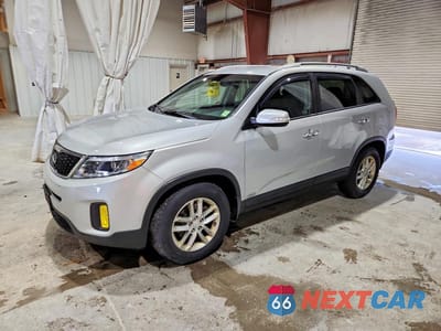 2015 KIA SORENTO LX 5XYKTDA75FG602186 - główne zdjęcie licytacji z USA - miniatura