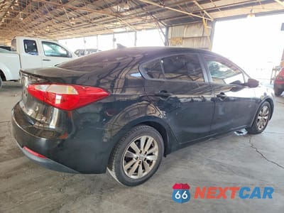 Trzecie zdjęcie samochodu z tyłu: 2014 KIA FORTE LX VIN:KNAFX4A63E5082040 - miniatura