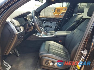 Zdjęcie 7 z 14 samochodu: 2022 BMW X5 M50I VIN:5UXJU4C08N9L44625 - miniatura