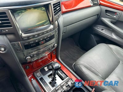 Zdjęcie 12 z 12 samochodu: 2008 LEXUS LX 570 VIN:JTJHY00WX84007796 - miniatura