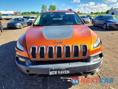 Piąte zdjęcie samochodu w środku: 2015 JEEP CHEROKEE TRAILHAWK VIN:1C4PJMBS5FW576562 - miniatura