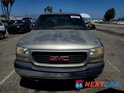 Piąte zdjęcie samochodu w środku: 2002 GMC NEW SIERRA C1500 VIN:2GTEC19XX21217159 - miniatura