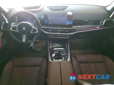 Zdjęcie 8 z 12 samochodu: 2026 BMW X5 XDRIVE50E VIN:5UX43EU05T9407035 - miniatura