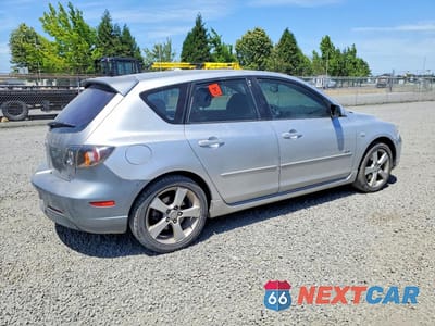 Trzecie zdjęcie samochodu z tyłu: 2004 MAZDA 3 HATCHBACK VIN:JM1BK143441180080 - miniatura