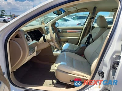 Zdjęcie 7 z 12 samochodu: 2009 LINCOLN MKZ VIN:3LNHM26T49R635929 - miniatura