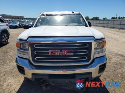 Piąte zdjęcie samochodu w środku: 2017 GMC SIERRA K2500 HEAVY DUTY VIN:1GT02REG3HZ236427 - miniatura