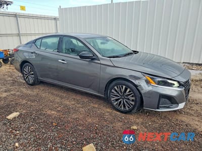 Czwarte zdjęcie samochodu z boku: 2025 NISSAN ALTIMA SV VIN:1N4BL4DV6SN395682 - miniatura