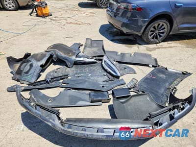 Zdjęcie 12 z 13 samochodu: 2020 TESLA MODEL S VIN:5YJSA1E2XLF354796 - miniatura