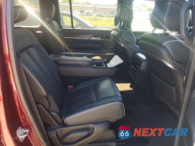 Zdjęcie 10 z 12 samochodu: 2022 JEEP GRAND WAGONEER SERIES II VIN:1C4SJVFJXNS153399 - miniatura