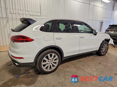 Trzecie zdjęcie samochodu z tyłu: 2016 PORSCHE CAYENNE VIN:WP1AA2A25GKA11537 - miniatura
