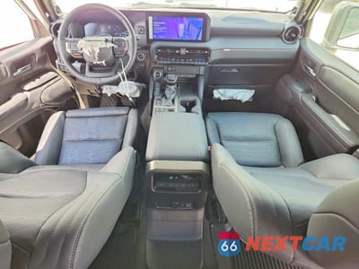 Zdjęcie 8 z 13 samochodu: 2025 TOYOTA LAND CRUISER BASE VIN:JTEABFAJ6SK024721 - miniatura