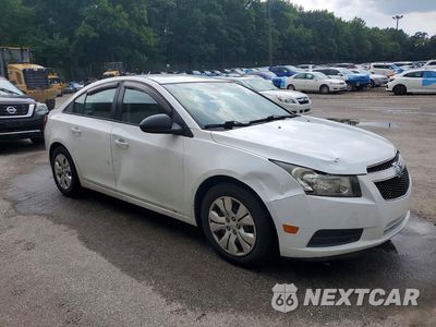 Czwarte zdjęcie samochodu z boku: 2014 CHEVROLET CRUZE LS VIN:1G1PA5SG6E7186203 - miniatura