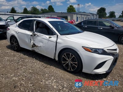 Czwarte zdjęcie samochodu z boku: 2020 TOYOTA CAMRY SE VIN:4T1G11AK0LU342364 - miniatura