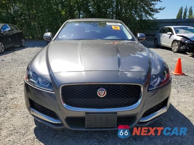 Piąte zdjęcie samochodu w środku: 2017 JAGUAR XF PREMIUM VIN:SAJBD4BV4HCY32658 - miniatura