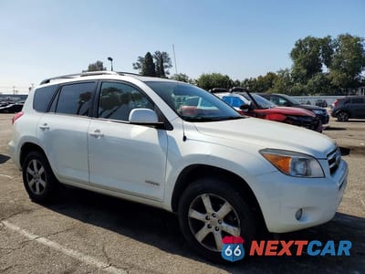 Czwarte zdjęcie samochodu z boku: 2006 TOYOTA RAV4 LIMITED VIN:JTMBD31V365043381 - miniatura