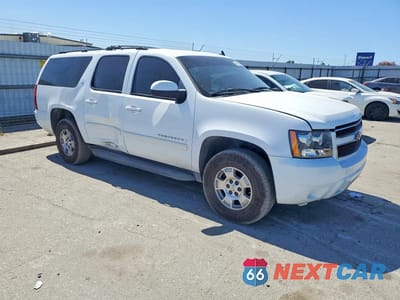 Czwarte zdjęcie samochodu z boku: 2007 CHEVROLET SUBURBAN K1500 VIN:3GNFK16367G213270 - miniatura