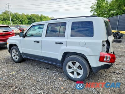 Drugie zdjęcie samochodu z przodu: 2015 JEEP PATRIOT SPORT VIN:1C4NJRBB7FD218587 - miniatura