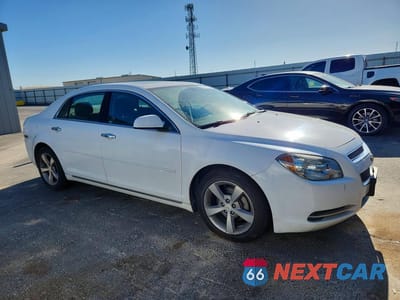 Czwarte zdjęcie samochodu z boku: 2012 CHEVROLET MALIBU 1LT VIN:1G1ZC5E02CF121532 - miniatura
