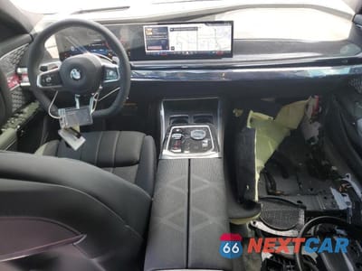 Zdjęcie 8 z 13 samochodu: 2026 BMW 760 XI VIN:WBA33EJ08TCX42873 - miniatura