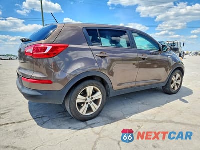 Trzecie zdjęcie samochodu z tyłu: 2013 KIA SPORTAGE LX VIN:KNDPBCA21D7387729 - miniatura