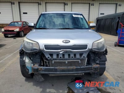 Piąte zdjęcie samochodu w środku: 2014 KIA SOUL BASE VIN:KNDJN2A29E7727895 - miniatura