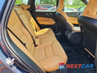 Zdjęcie 10 z 13 samochodu: 2021 VOLVO XC60 T5 INSCRIPTION VIN:YV4102RLXM1881851 - miniatura