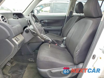 Zdjęcie 7 z 13 samochodu: 2009 TOYOTA SCION XB VIN:JTLKE50E491077677 - miniatura