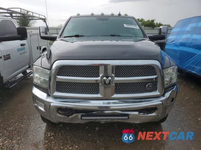 Piąte zdjęcie samochodu w środku: 2018 RAM 3500 SLT VIN:3C63RRHL7JG330700 - miniatura