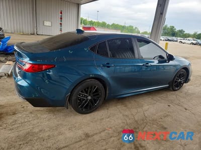 Trzecie zdjęcie samochodu z tyłu: 2025 TOYOTA CAMRY SE VIN:4T1DBADK9SU029601 - miniatura