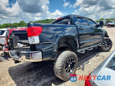 Trzecie zdjęcie samochodu z tyłu: 2011 TOYOTA TUNDRA CREWMAX SR5 VIN:5TFDW5F11BX170097 - miniatura