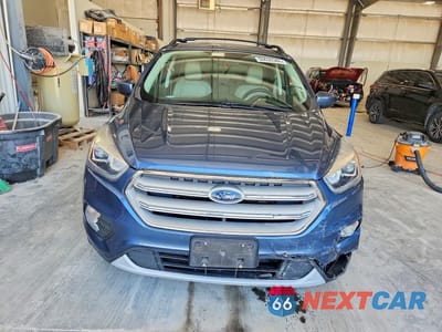 Piąte zdjęcie samochodu w środku: 2018 FORD ESCAPE SEL VIN:1FMCU9HD5JUC59635 - miniatura