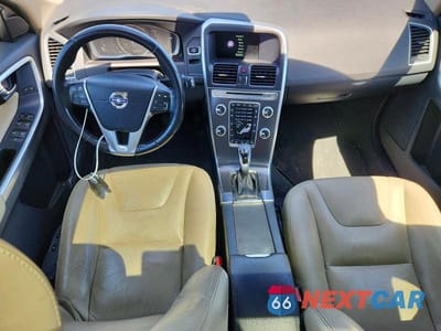 Zdjęcie 8 z 14 samochodu: 2016 VOLVO XC60 T5 PREMIER VIN:YV4612RK9G2837784 - miniatura