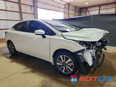 Czwarte zdjęcie samochodu z boku: 2025 NISSAN VERSA SV VIN:3N1CN8EV6SL821632 - miniatura