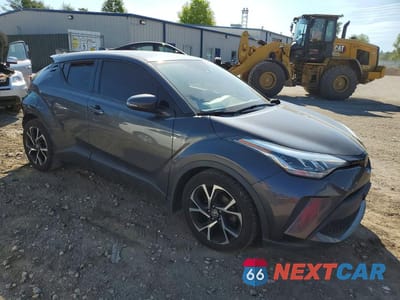 Czwarte zdjęcie samochodu z boku: 2020 TOYOTA C-HR XLE VIN:NMTKHMBXXLR110055 - miniatura