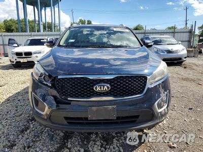 Piąte zdjęcie samochodu w środku: 2018 KIA SORENTO LX VIN:5XYPGDA37JG387636 - miniatura