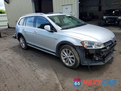 Czwarte zdjęcie samochodu z boku: 2017 VOLKSWAGEN GOLF ALLTRACK S VIN:3VWH17AU6HM507498 - miniatura