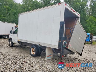 Drugie zdjęcie samochodu z przodu: 2011 FORD E450 BOX TRUCK VIN:1FDXE4FL6BDA31964 - miniatura