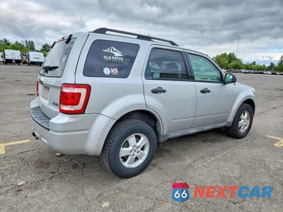Trzecie zdjęcie samochodu z tyłu: 2009 FORD ESCAPE XLT VIN:1FMCU93G99KC46296 - miniatura