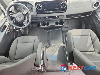 Zdjęcie 8 z 14 samochodu: 2025 MERCEDES BENZ SPRINTER 2500 VIN:W1Z4KFHY3ST224994 - miniatura