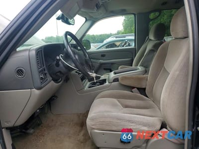 Zdjęcie 7 z 13 samochodu: 2005 GMC YUKON VIN:1GKEC13T05J164802 - miniatura