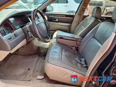 Zdjęcie 7 z 12 samochodu: 2006 LINCOLN TOWN CAR DESIGNER VIN:1LNHM83V36Y647334 - miniatura