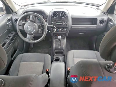 Zdjęcie 8 z 13 samochodu: 2012 JEEP PATRIOT LATITUDE VIN:1C4NJRFB8CD566842 - miniatura