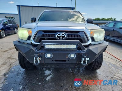Piąte zdjęcie samochodu w środku: 2013 TOYOTA TACOMA DOUBLE CAB VIN:3TMLU4EN4DM109562 - miniatura