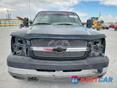 Piąte zdjęcie samochodu w środku: 2004 CHEVROLET SILVERADO C2500 HEAVY DUTY VIN:1GCHC23U54F182060 - miniatura