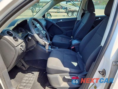 Zdjęcie 7 z 13 samochodu: 2011 VOLKSWAGEN TIGUAN VIN:WVGBV7AX2BW524096 - miniatura