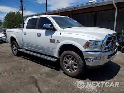 Czwarte zdjęcie samochodu z boku: 2017 RAM 2500 LONGHORN VIN:3C6UR5GL1HG501238 - miniatura