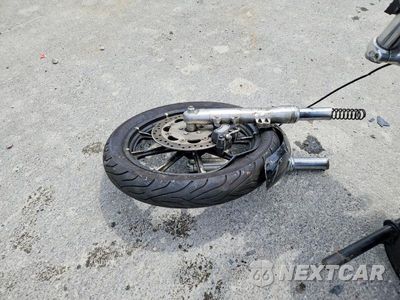 Zdjęcie 8 z 9 samochodu: 2010 HARLEY-DAVIDSON FXDB VIN:1HD1GX415AC327455 - miniatura