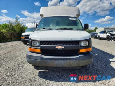 Piąte zdjęcie samochodu w środku: 2004 CHEVROLET EXPRESS DELIVERY TRUCK VIN:1GBHG31U541208459 - miniatura