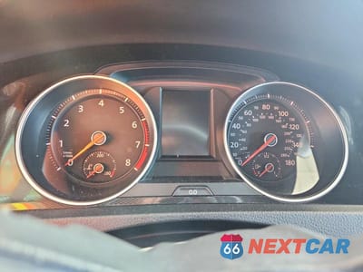 Zdjęcie 9 z 13 samochodu: 2016 VOLKSWAGEN GTI S/SE VIN:3VW4T7AU7GM022357 - miniatura