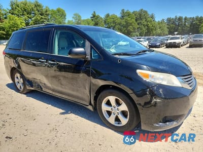 Czwarte zdjęcie samochodu z boku: 2013 TOYOTA SIENNA XLE 8-PASSENGER VIN:5TDYK3DC5DS316502 - miniatura